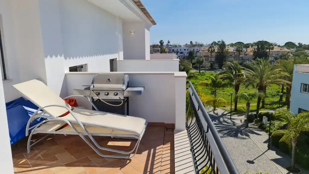 Luxury 3 bedroom penthouse at O Pomar 5